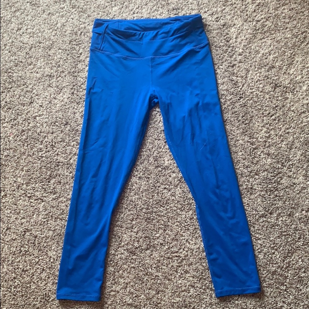 Cropped fabletics workout leggings